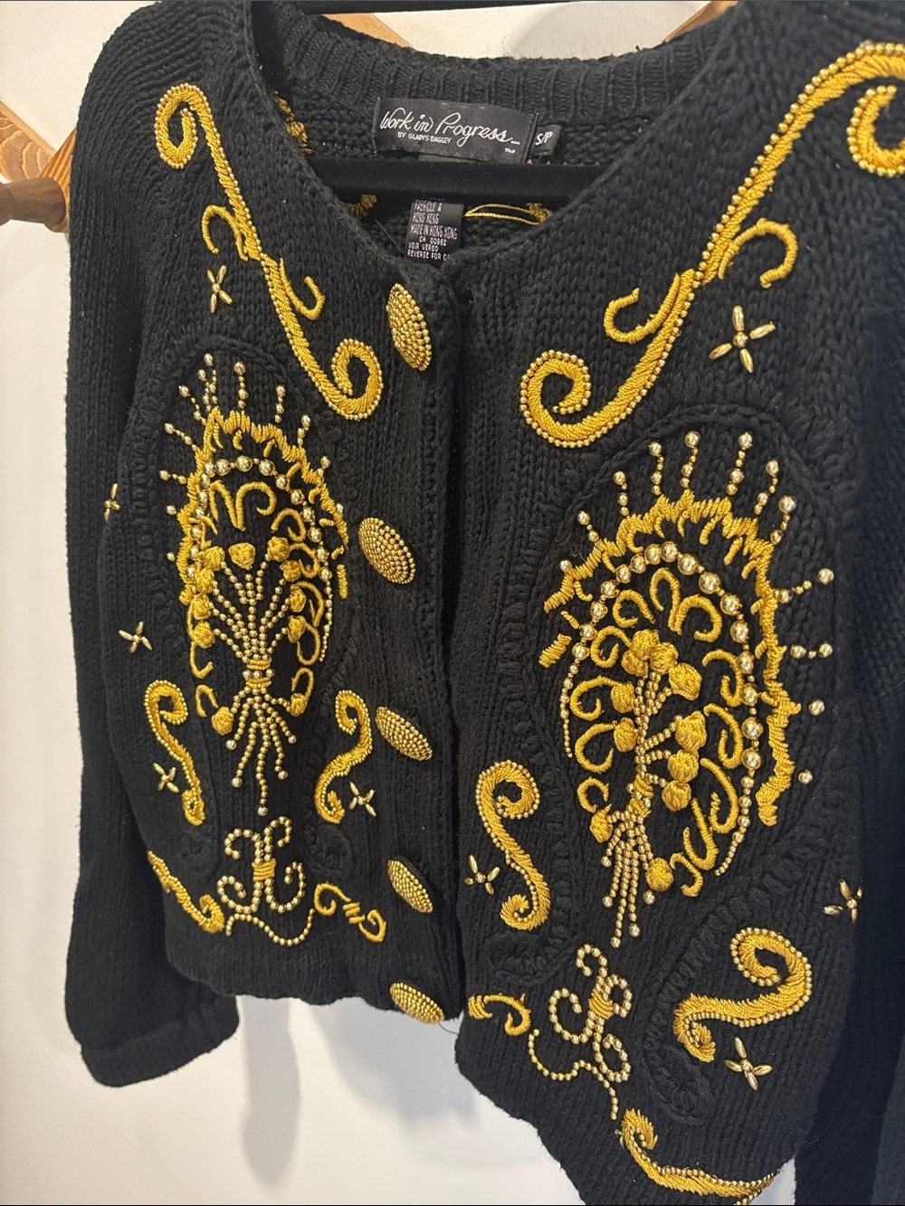 vintage black knit cropped cardigan by the brand Work in Progress Gladys Bagley - Picture 2 of 5